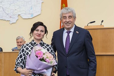 Награждены депутаты Законодательного Собрания